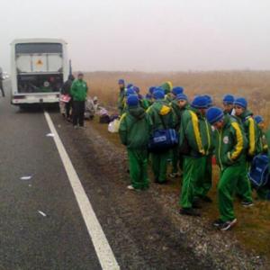 Под Минводами попал в аварию автобус с детской футбольной командой